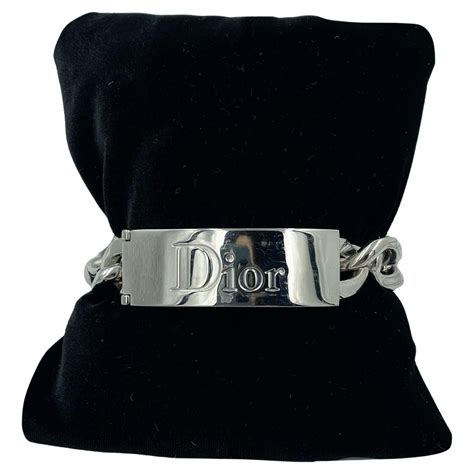 dior bracelet lip balm